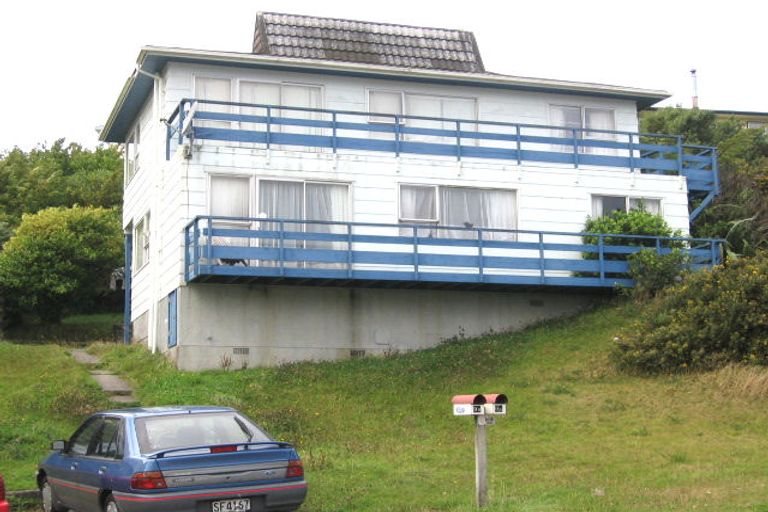 Photo of property in 9a Bloomsbury Grove, Newlands, Wellington, 6037