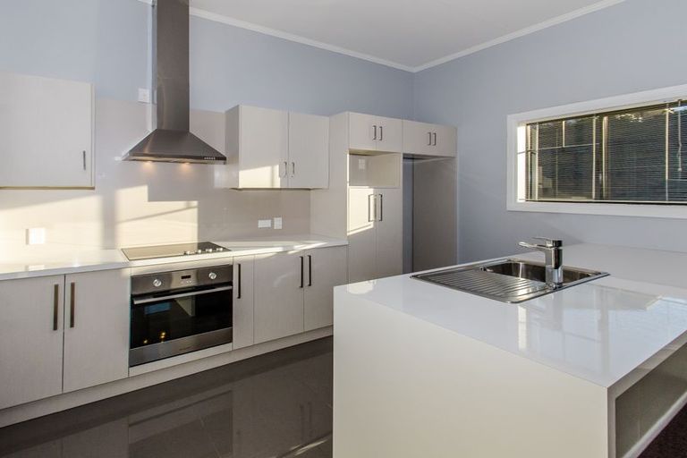 Photo of property in 2 Glen Road, Mornington, Dunedin, 9011