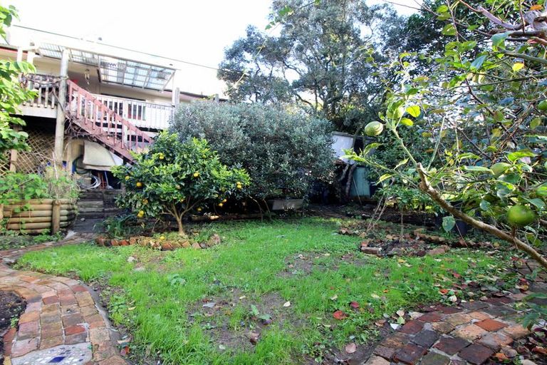 Photo of property in 42 Minnehaha Avenue, Titirangi, Auckland, 0604