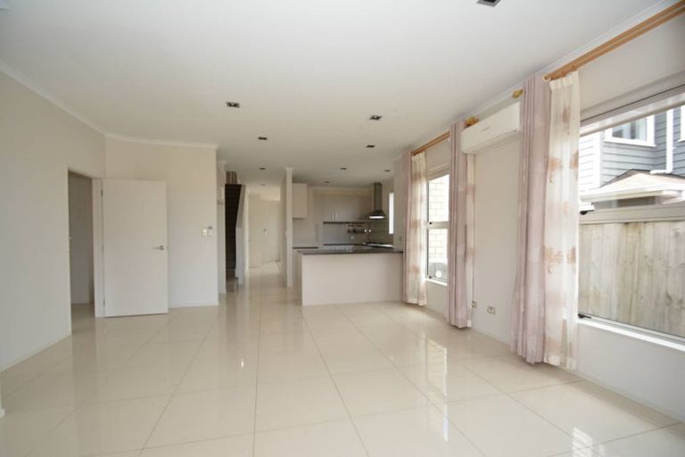 Photo of property in 130 Jeffs Road, Flat Bush, Auckland, 2016