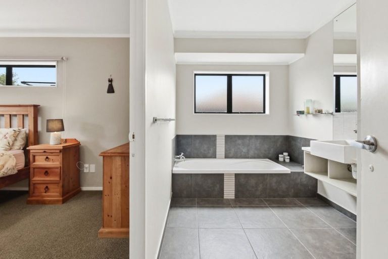 Photo of property in 52 Blake Boulevard, Papamoa Beach, Papamoa, 3118