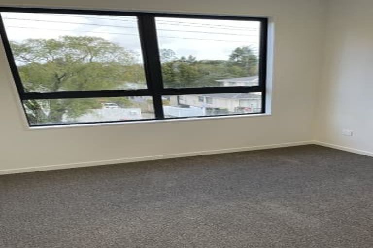 Photo of property in 3 Dundale Avenue, Blockhouse Bay, Auckland, 0600