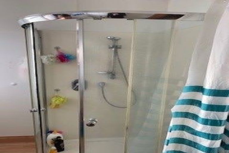 Photo of property in 120 Northcote Road, Northcote, Christchurch, 8052