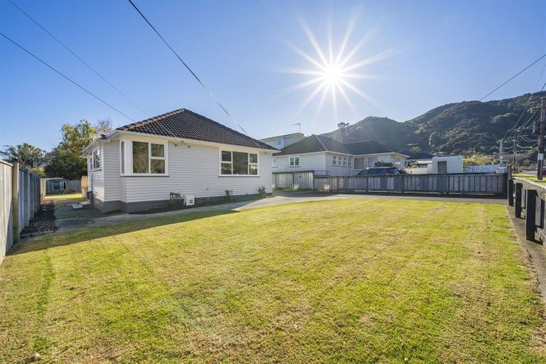 Photo of property in 27 Rimu Street, Naenae, Lower Hutt, 5011