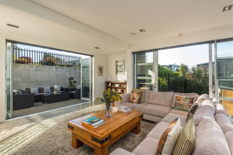 Photo of property in 105 Glenstrae Road, Redcliffs, Christchurch, 8081