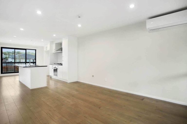 Photo of property in 1/5 Perekia Street, Albany, Auckland, 0632