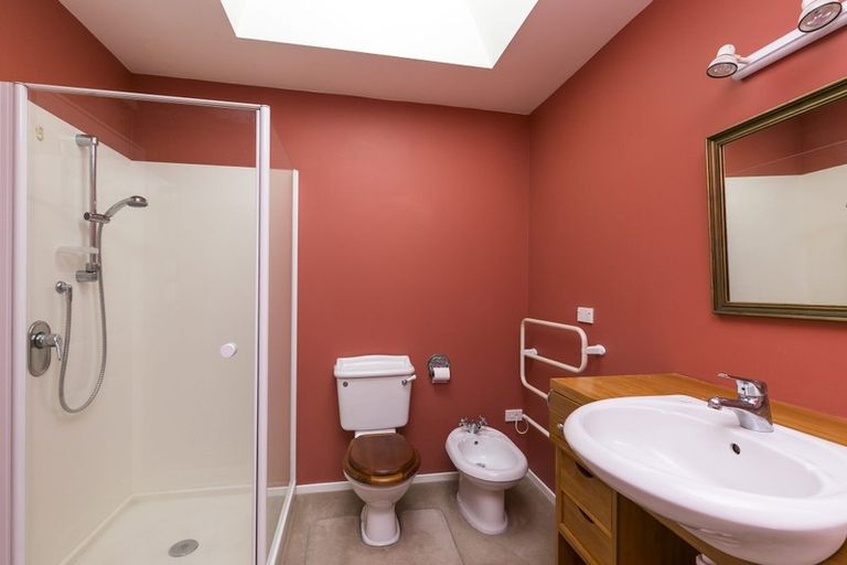 Photo of property in 150c Karori Road, Karori, Wellington, 6012