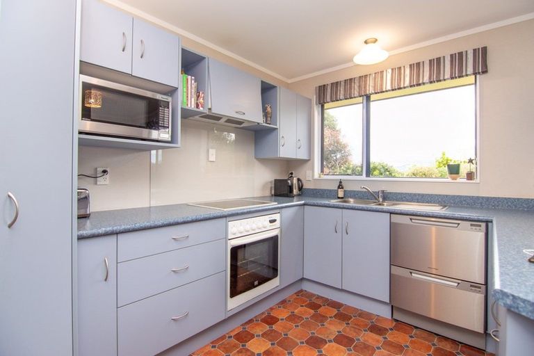 Photo of property in 12 Aspen Way, Kelvin Grove, Palmerston North, 4414