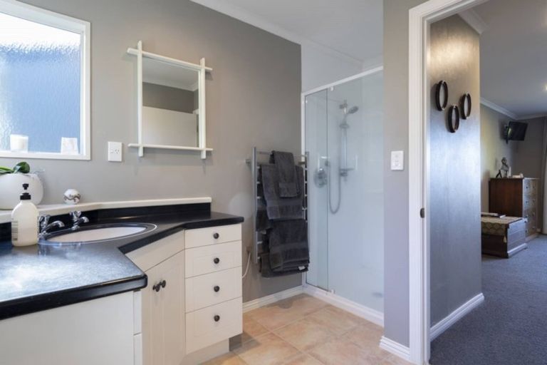 Photo of property in 23 Links View Drive, Omokoroa, 3114