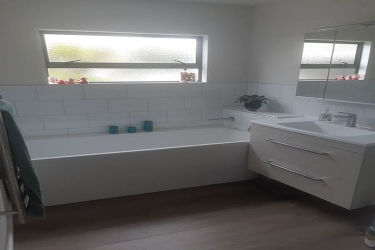 Photo of property in 21 Rutherford Drive, Waikanae Beach, Waikanae, 5036