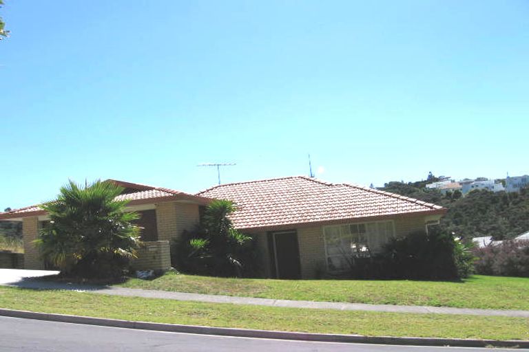 Photo of property in 43 Kate Sheppard Avenue, Torbay, Auckland, 0630