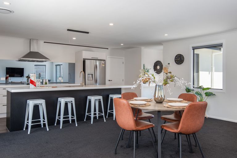 Photo of property in 42 Mcneil Street, Balclutha, 9230