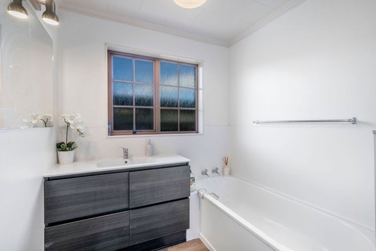 Photo of property in 96 Gladstone Terrace, Gladstone, Invercargill, 9810