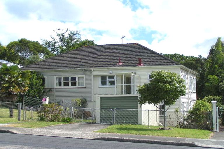 Photo of property in 164 Queen Street, Northcote Point, Auckland, 0627