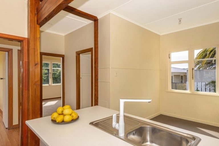 Photo of property in 18 Carnarvon Street, Gisborne, 4010