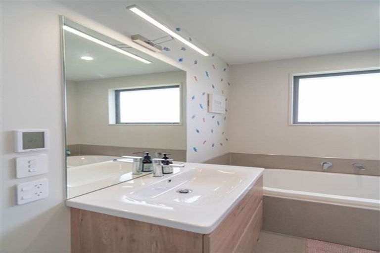 Photo of property in 35 Pounamu Drive, Te Anau, 9600