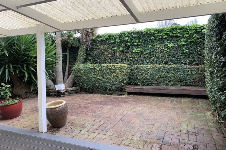 Photo of property in 12 Oreil Avenue, West Harbour, Auckland, 0618