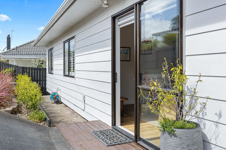 Photo of property in 1/13 Matipo Road, Te Atatu Peninsula, Auckland, 0610