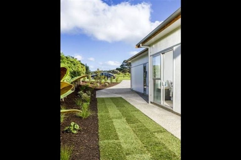 Photo of property in 284 Schnapper Rock Road, Schnapper Rock, Auckland, 0632