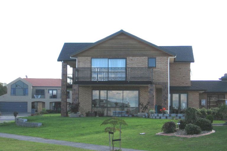 Photo of property in 21 Waimanu Drive, Te Atatu Peninsula, Auckland, 0610