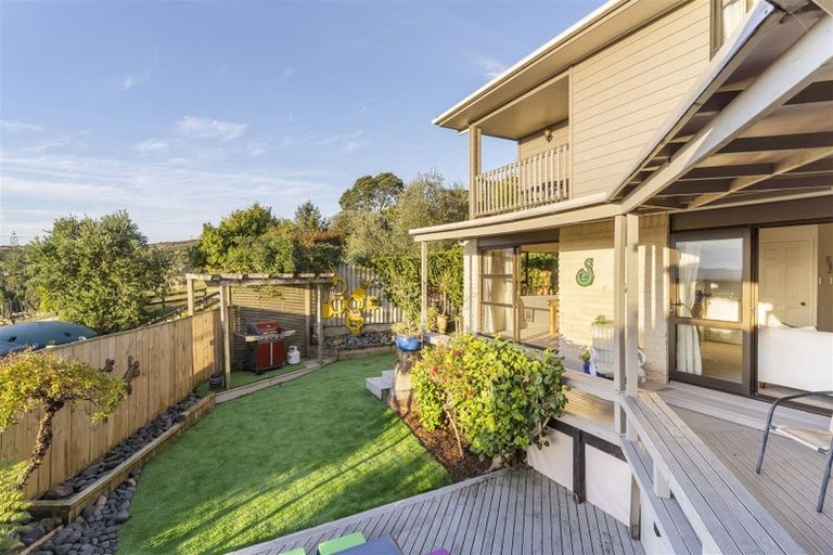 Photo of property in 12 Margan Place, Red Hill, Papakura, 2110