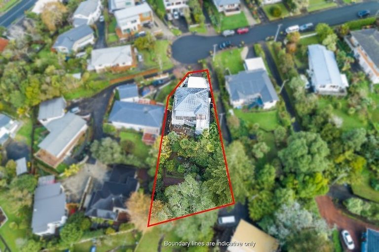 Photo of property in 16 Limmer Place, Browns Bay, Auckland, 0632