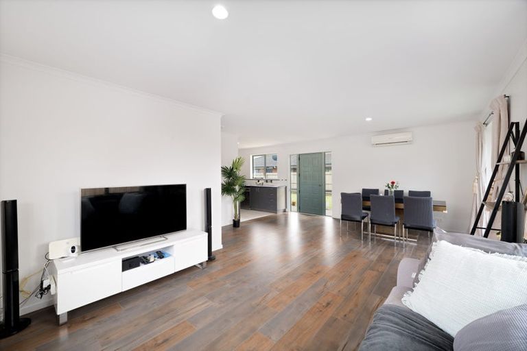 Photo of property in 6/72 Swanson Road, Henderson, Auckland, 0610