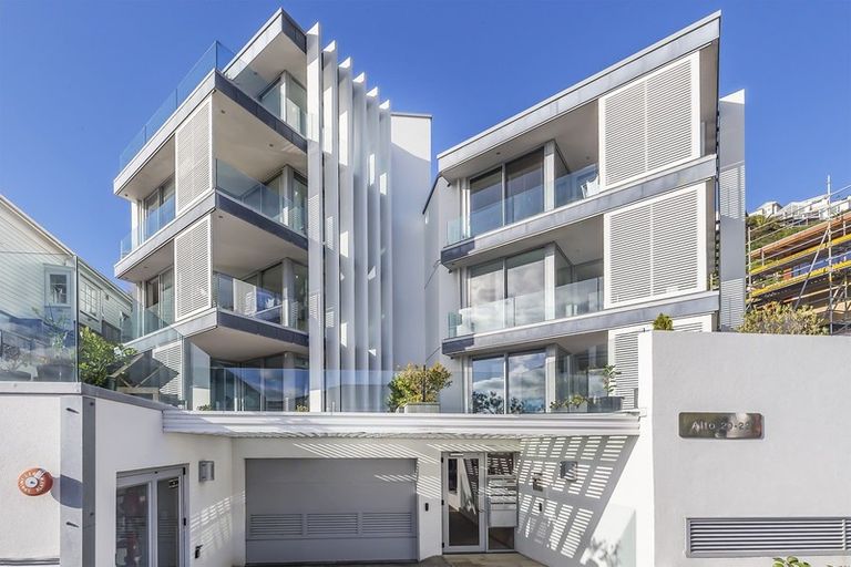 Photo of property in Alto Apartments, 2b/22 Telford Terrace, Oriental Bay, Wellington, 6011