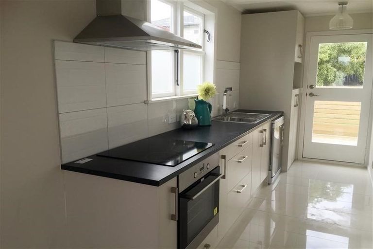 Photo of property in 245 Great North Road, Henderson, Auckland, 0612