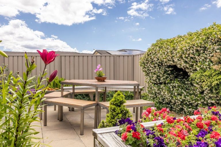 Photo of property in 2 Arthur Close, Clive, 4102