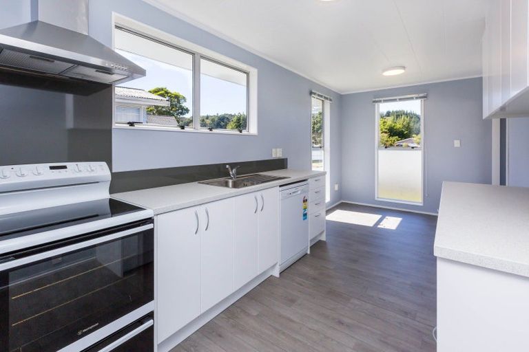 Photo of property in 23 Blueberry Grove, Timberlea, Upper Hutt, 5018