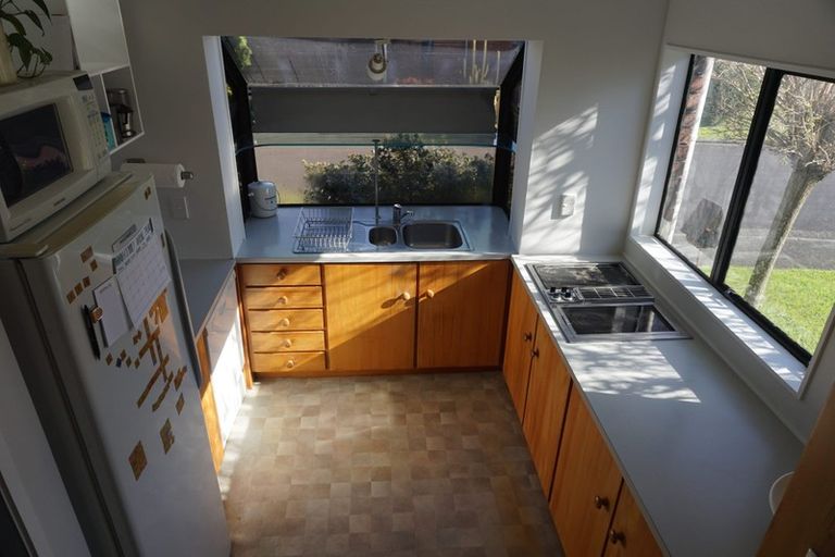 Photo of property in 4 Bosnyak Drive, Te Atatu South, Auckland, 0610