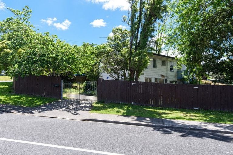 Photo of property in 8 Spargo Road, Massey, Auckland, 0614