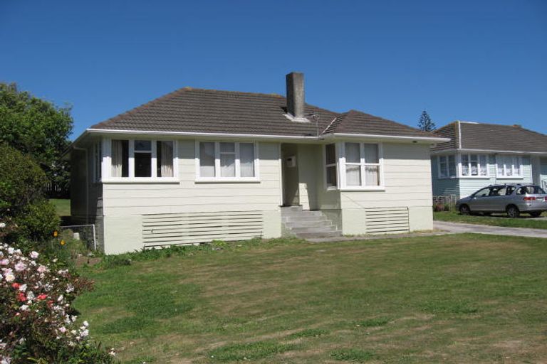 Photo of property in 118 Main Road, Titahi Bay, Porirua, 5022