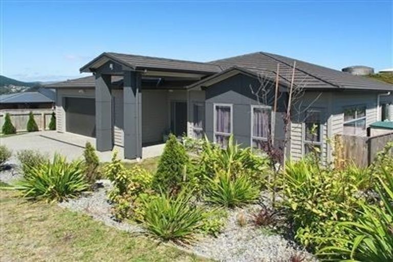 Photo of property in 4 Kaimai Place, Aotea, Porirua, 5024