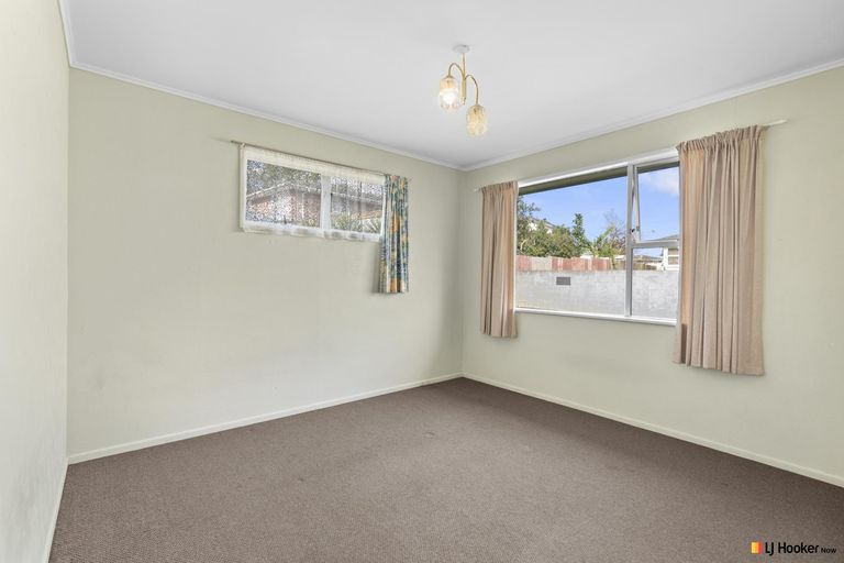 Photo of property in 52 Hobart Crescent, Wattle Downs, Auckland, 2103
