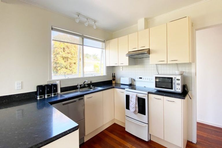 Photo of property in 93 Edgewater Drive, Pakuranga, Auckland, 2010