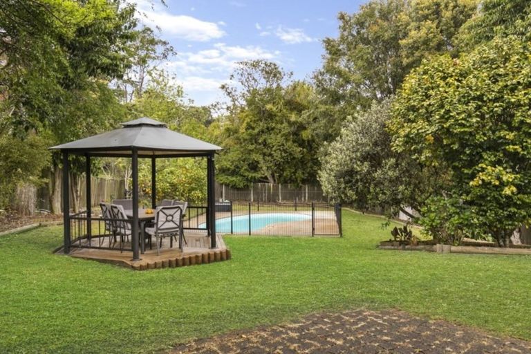 Photo of property in 18 Abbeygate Street, Birkdale, Auckland, 0626