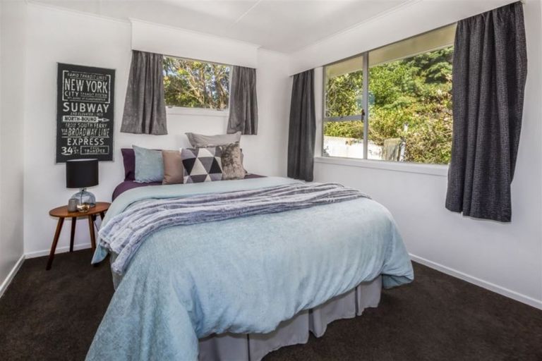 Photo of property in 54 Ernest Street, Ranui, Porirua, 5024