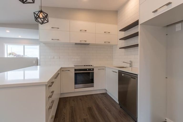 Photo of property in 1a Court Road, Tawa, Wellington, 5028