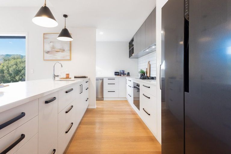 Photo of property in 21 Ferndale Drive, Waikanae, 5036