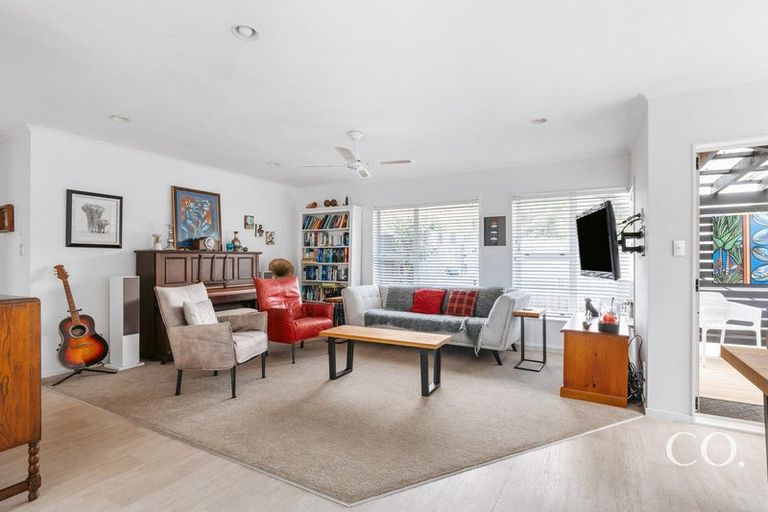 Photo of property in 4 Beach Grove, Omokoroa, 3114