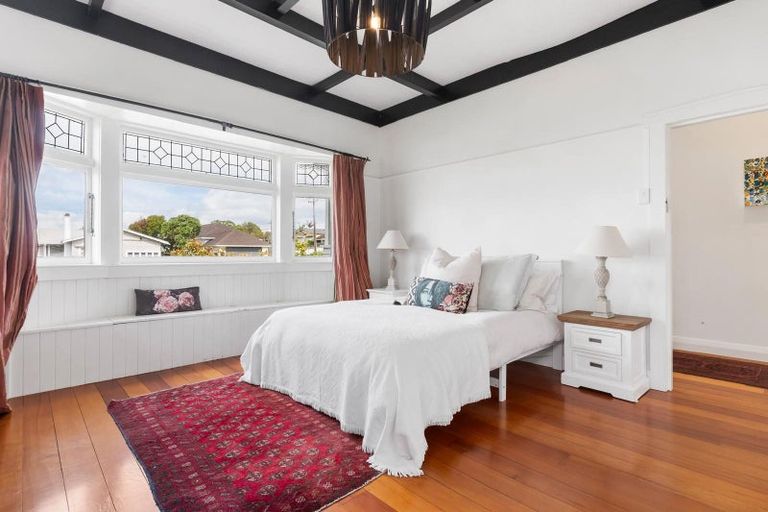 Photo of property in 12 Birkley Road, Bayswater, Auckland, 0622