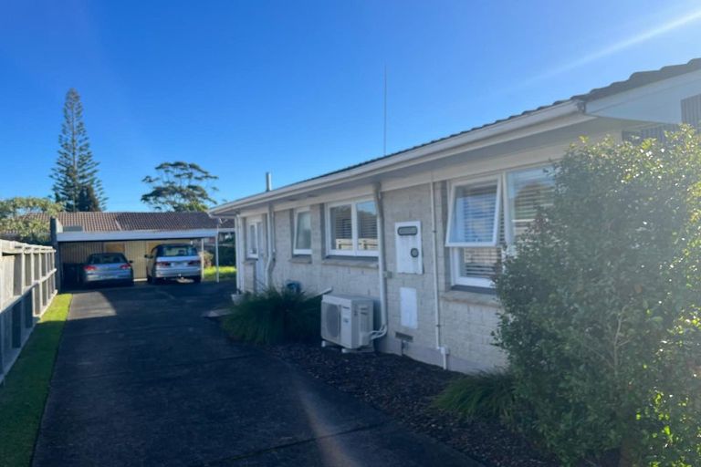 Photo of property in 1 Cardiff Road, Pakuranga, Auckland, 2010