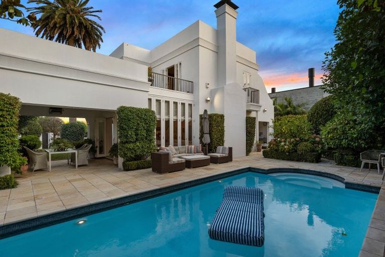 Photo of property in 3 Crescent Road, Parnell, Auckland, 1052