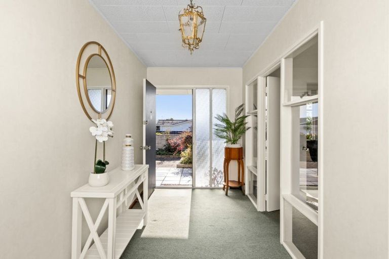 Photo of property in 14 Durham Drive, Havelock North, 4130