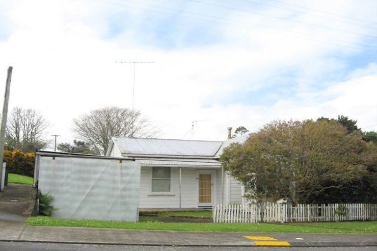 Photo of property in 12 Ngapapa Street, Urenui, 4375