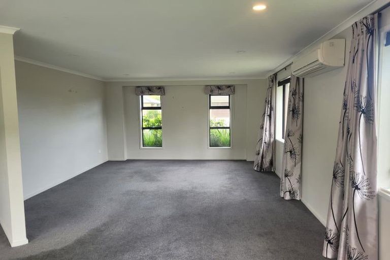 Photo of property in 40 Magnolia Drive, Westown, New Plymouth, 4310