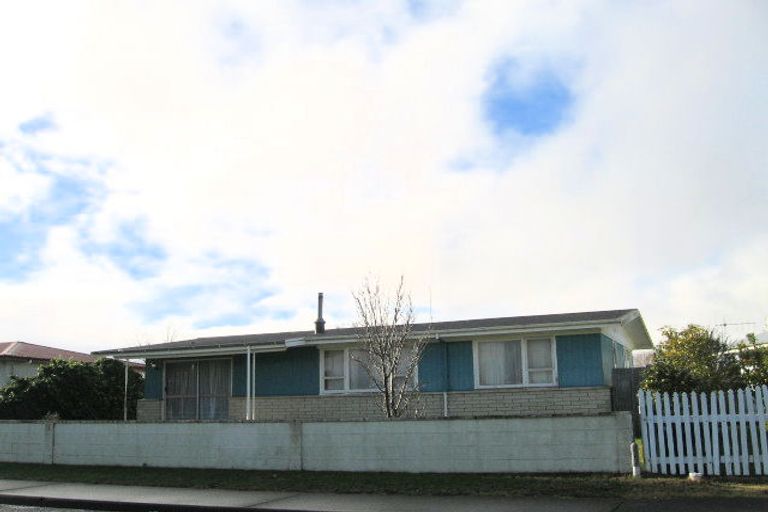 Photo of property in 8 Liverpool Crescent, Flaxmere, Hastings, 4120