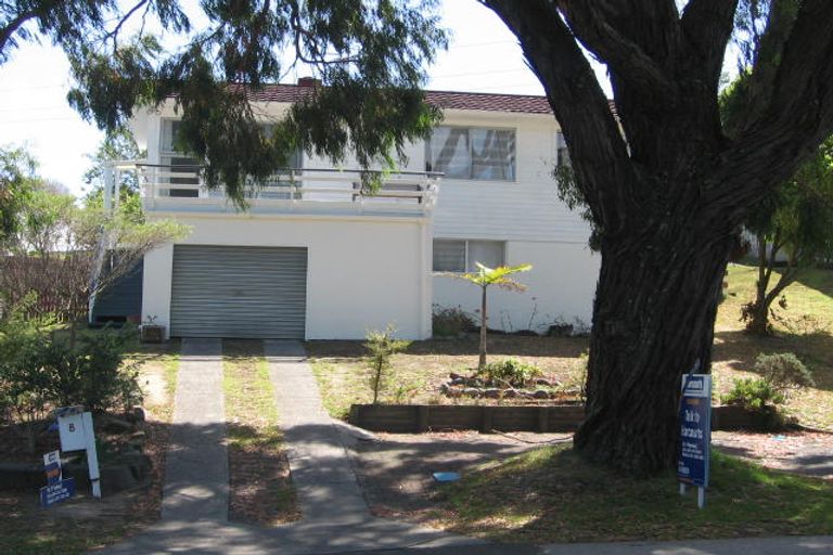 Photo of property in 8 Bentley Avenue, Glenfield, Auckland, 0629